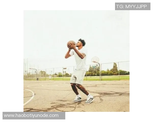 杰伦布朗荣获ESSENCE风云男士称号展现球场内外的卓越贡献